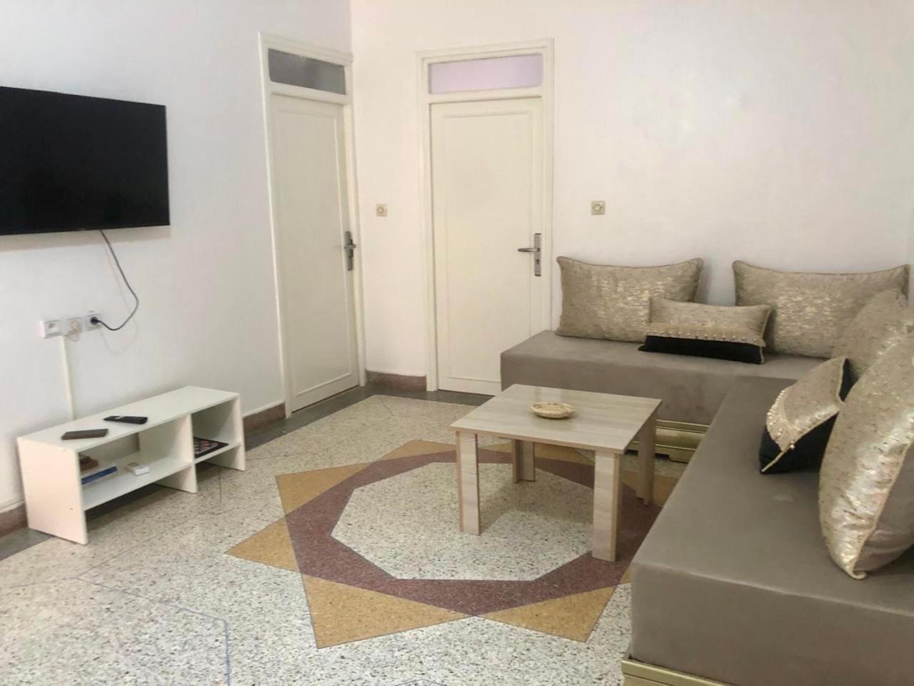 Karaz Homestay Grand Appartement Avec Rooftop Monte Arrouit Exteriér fotografie